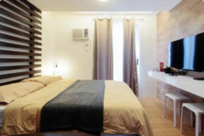 Flat BLAKE: Stylish Studio w/ Balcony
